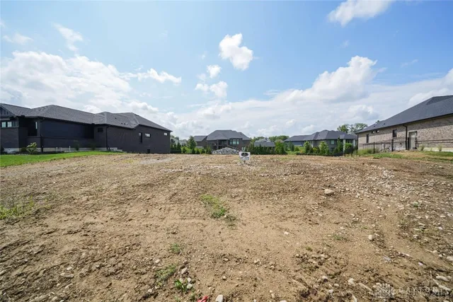 1947 Horseshoe Bnd, Dayton, OH 45458