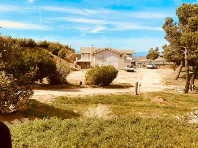 1157 Lakeview Dr, Palmdale, CA 93551