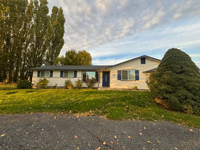 3568 Road 12 SE, Othello, WA 99344