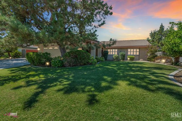 409 Bermuda St, Bakersfield, CA 93309