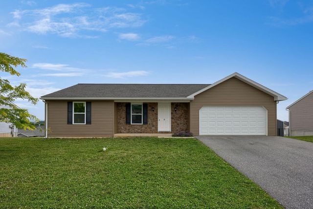 10 Hillside Dr, Newmanstown, PA 17073