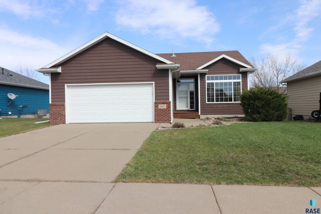 5304 S  Leinster Ave, Sioux Falls, SD 57106