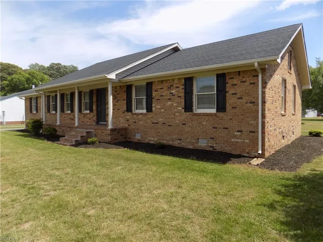 6 Peterson Ave, Smithfield, VA 23430