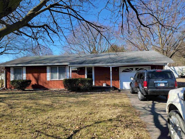 1106 Park Rd, Rochester, IN 46975