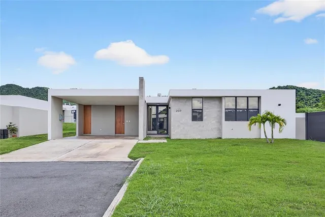 207 Urb River Ter, Gurabo, PR 00778