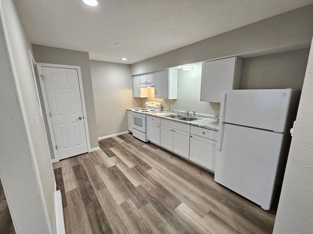 1500 Lindy Ave #B3, Rock Falls, IL 61071