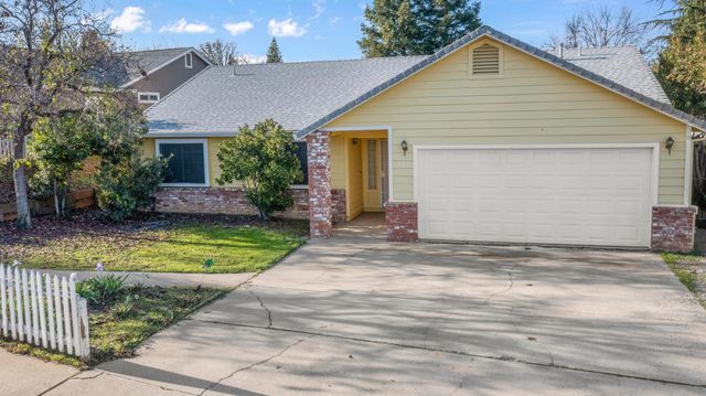 1210 Southpointe Dr, Red Bluff, CA 96080