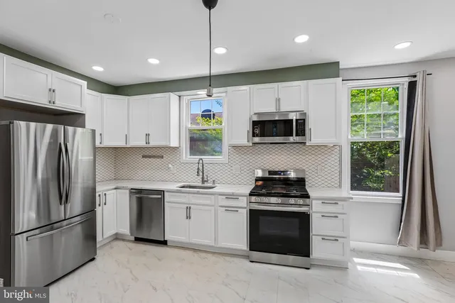 6204 Everall Ave, Baltimore, MD 21206