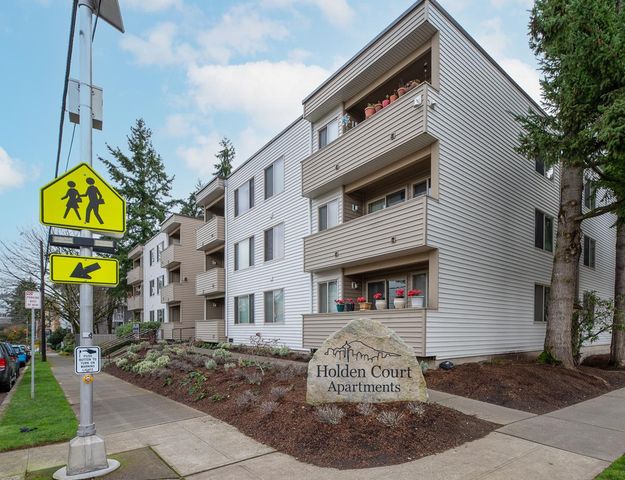 931 SW Holden St, Seattle, WA 98106