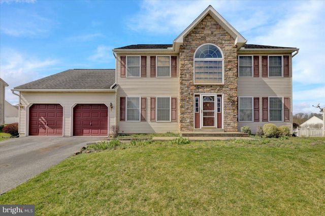 11 Brentwood Dr, Sinking Spring, PA 19608