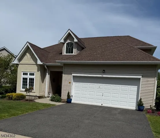 22 Bluffs Ct, Hamburg, NJ 07419