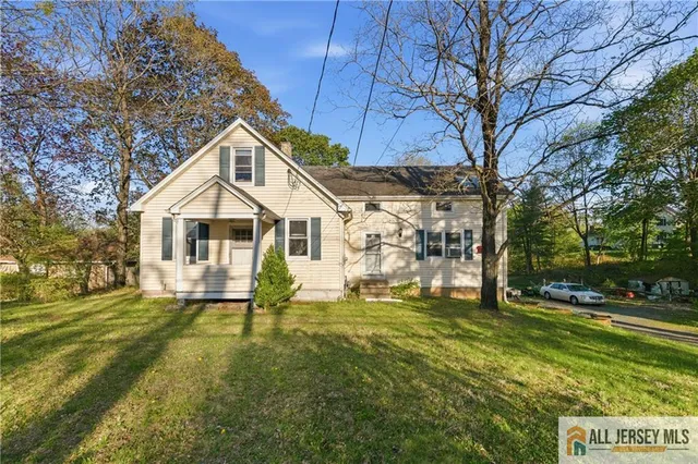 106 Main St, Whitehouse Station, NJ 08889