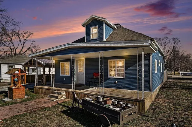 6425 Eureka St, Saint Joseph, MO 64504