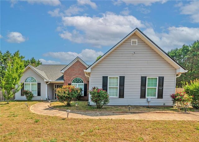 160 Glenn Fuller Cir, Commerce, GA 30529