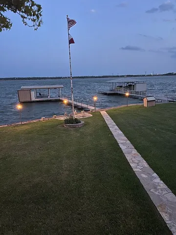 5013 Rio Vista Dr, Granbury, TX 76049
