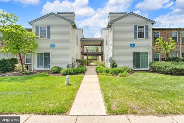 44 Village Ln, Mount Laurel, NJ 08054