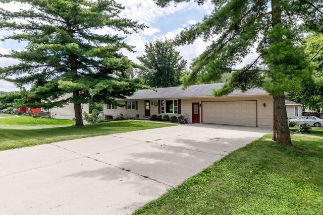 701 E  McKinley Ave, Des Moines, IA 50315