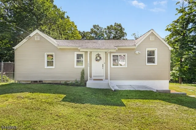 185 W Mountain Rd, Sparta, NJ 07871