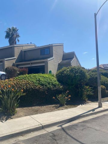 252 Durian St, Vista, CA 92083