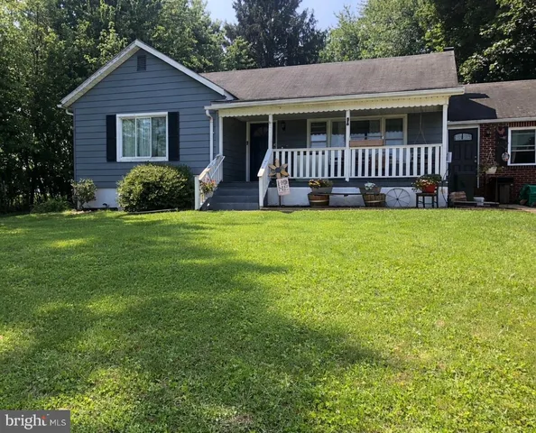 2202 Windsor Rd, Windsor, PA 17366
