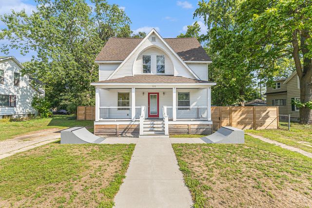 1313 Washington Ave, Grand Haven, MI 49417