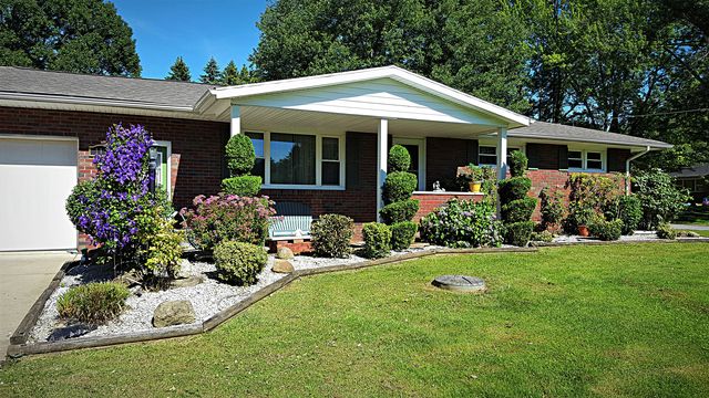 119 Troutman Rd, Hermitage, PA 16148