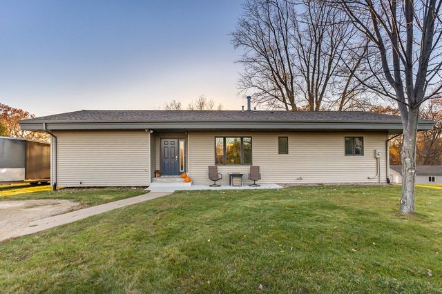 12367 Clear View Hts, Peosta, IA 52068
