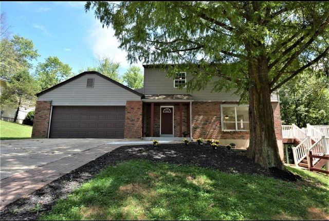 3415 Frontier Dr, Saint Charles, MO 63303