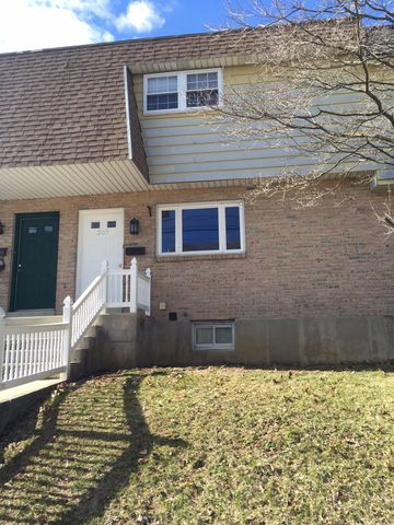 207 Ridge St #207, Emmaus, PA 18049