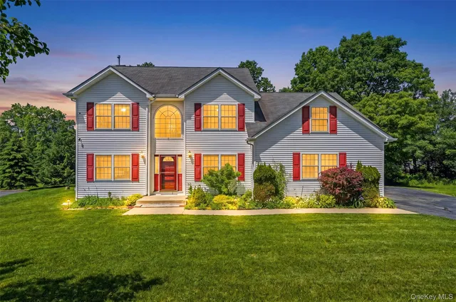 8 Wayne Court, Middletown, NY 10941