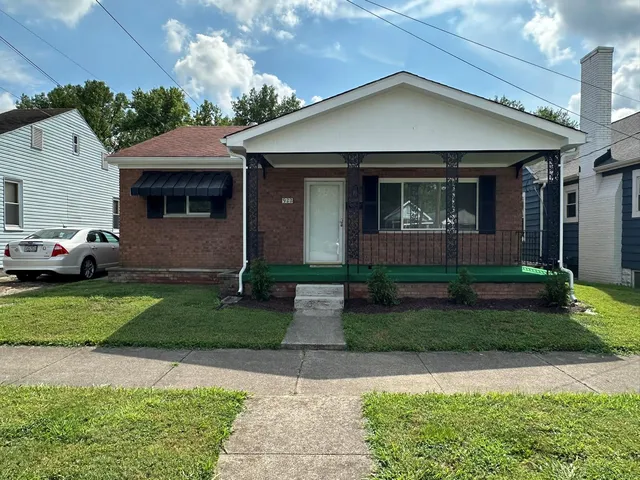 922 N  5th St, Ironton, OH 45638