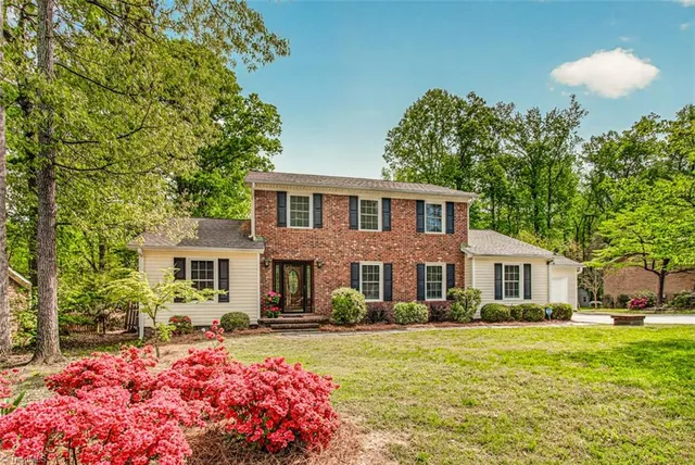 3903 Oakcliffe Rd, Greensboro, NC 27406