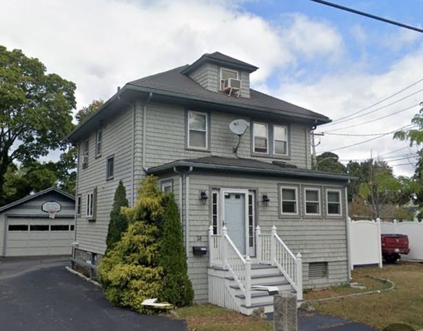 28 Standish Ave, Quincy, MA 02170