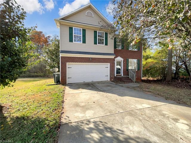 5403 Carriage Woods Dr, Browns Summit, NC 27214