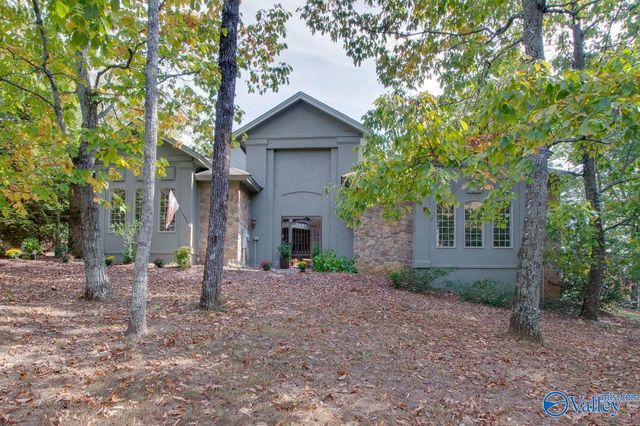 827 Blowing Cave Rd, Gurley, AL 35748