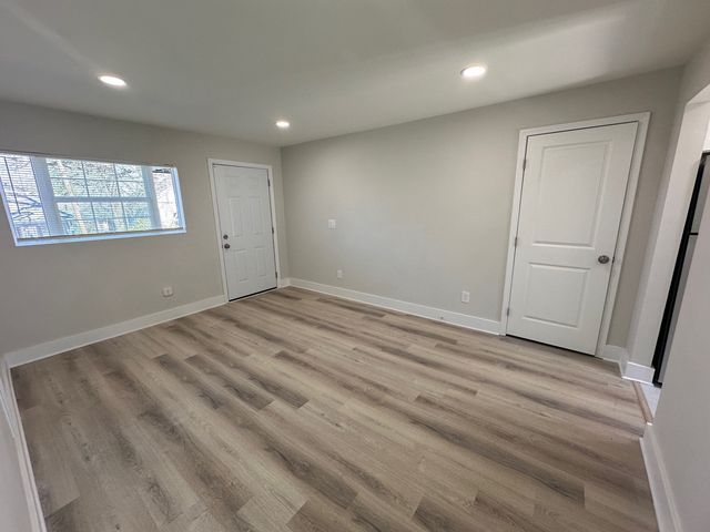 1060 Oak St SW, Atlanta, GA 30310