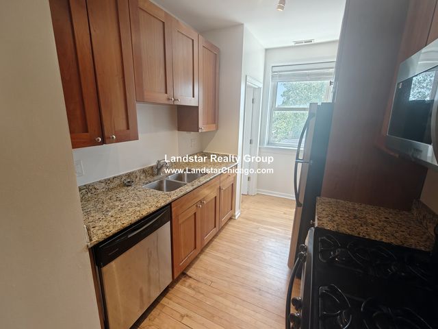 3743 W  Argyle St #3, Chicago, IL 60625
