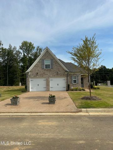 375 Country Garden Dr, Southaven, MS 38671