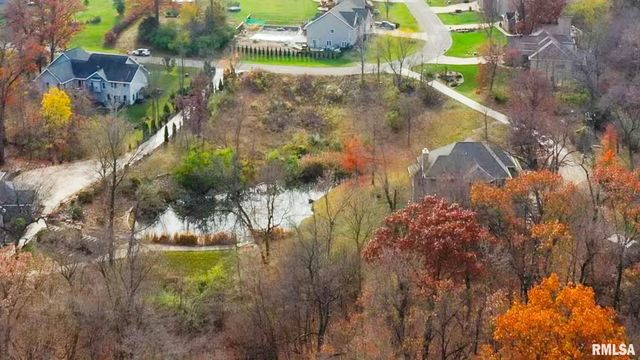 1216 Winterberry Ln, Metamora, IL 61548
