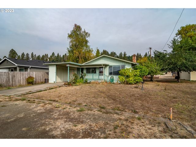 553 W  1st Ave, Sutherlin, OR 97479
