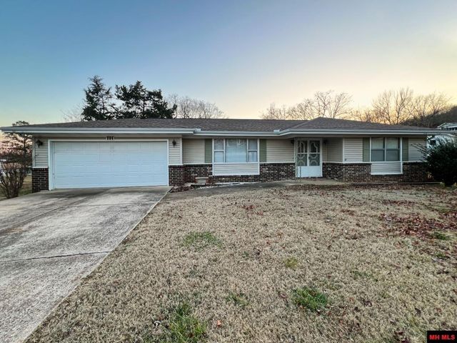 806 Capitol Dr, Mountain Home, AR 72653