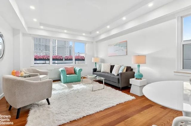 520 E  72nd St, New York, NY 10021