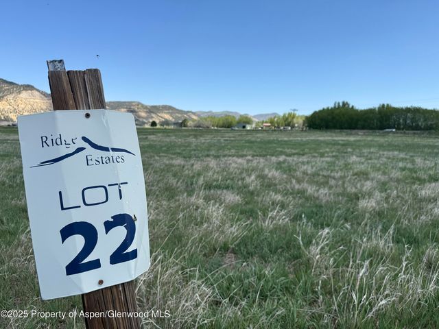 1000 Flag Creek Dr, Meeker, CO 81641