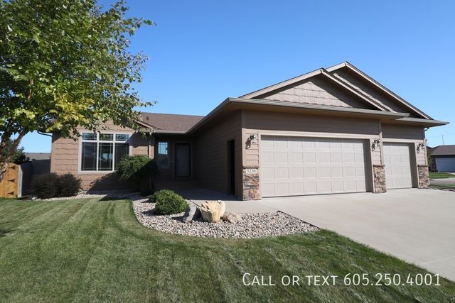 3216 S  World Series Ave, Sioux Falls, SD 57110