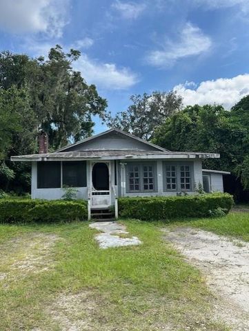 330 SE 2nd Ave, Trenton, FL 32693