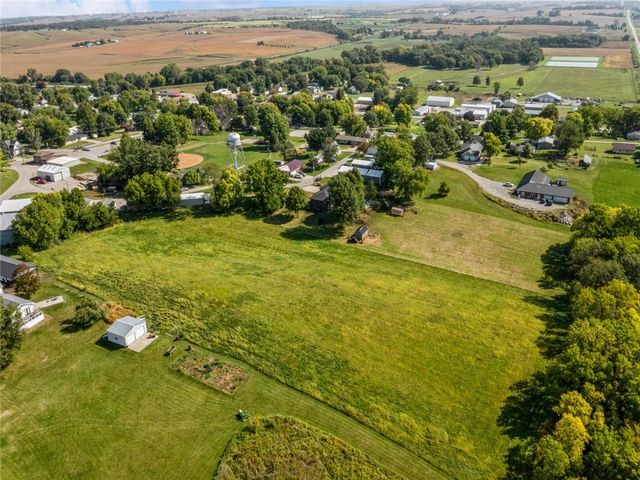 Land Engbers St, Lynnville, IA 50153