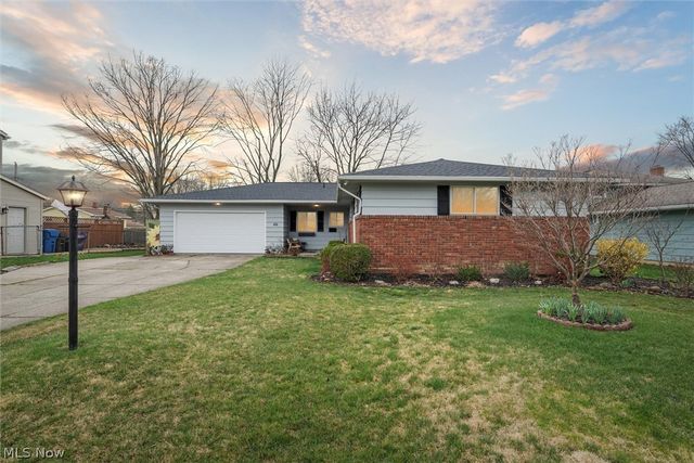 5860 Park Ridge Dr, North Olmsted, OH 44070