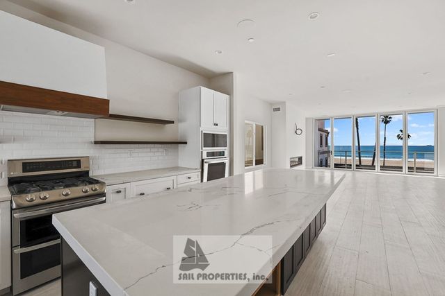1116 Pch #201, Huntington Beach, CA 92648