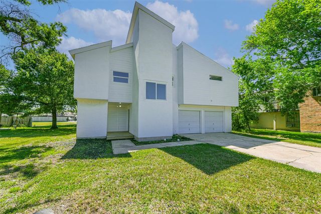 3522 Sunrise Dr, Shoreacres, TX 77571