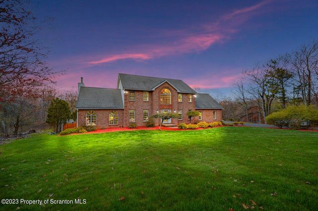 950 Forest Rd, Jefferson Township, PA 18436